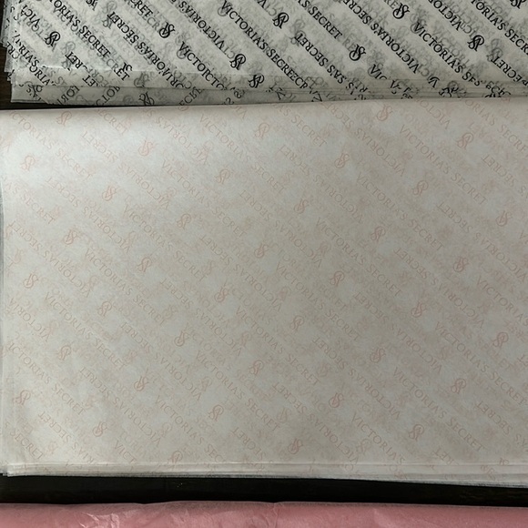 Victoria's Secret Shopping Bags with Wrapping Papers - Picture 5 of 6